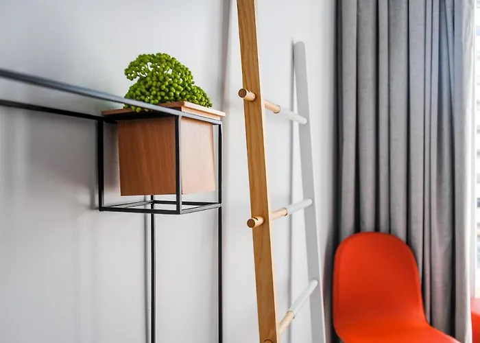 Nlc Rooms & Suites